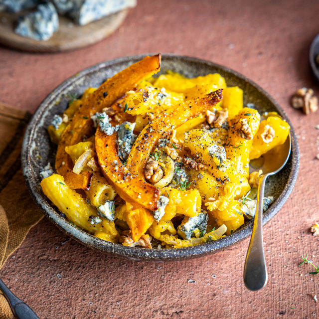 Jesenska pašta s bundevom i plavim sirom