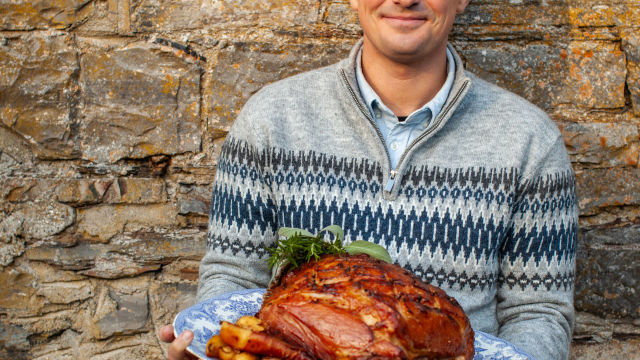 Šunka glazirana viskijem i šljivama