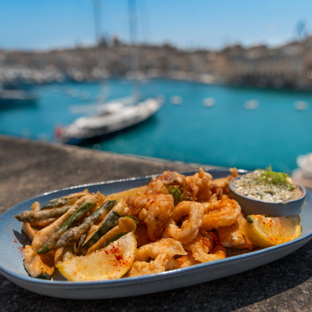 Velikolučka morska plata s oštrim tartarom