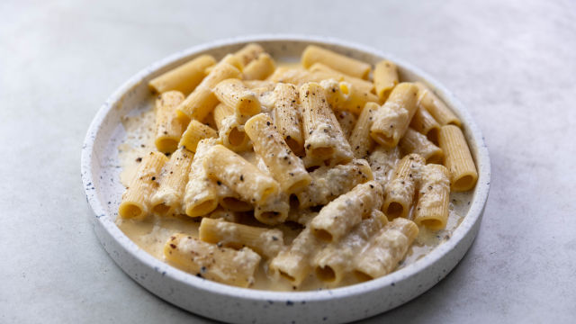 Rigatoni cacio e pepe