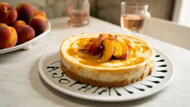 Cheesecake od ricotte s breskvama u proseccu