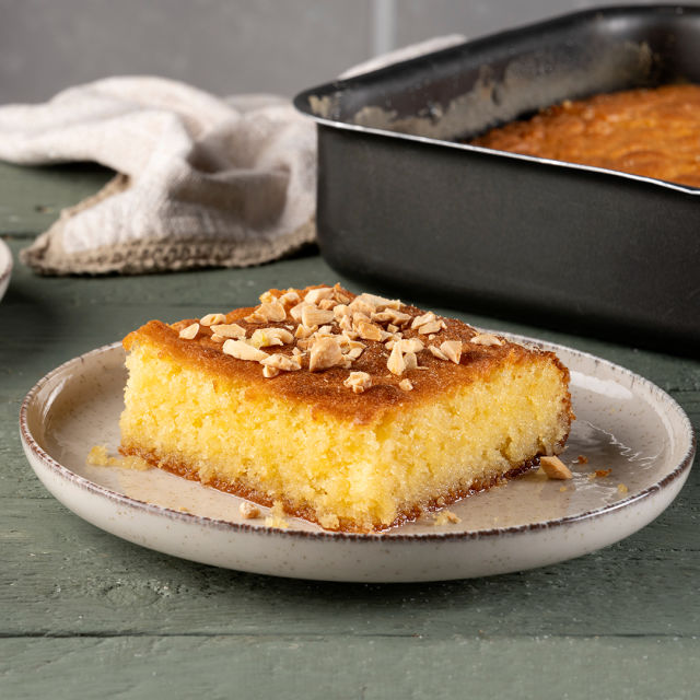 Grčki kolač od badema natopljen sirupom