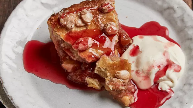 Tart s rabarbarom i kremom od vanilije