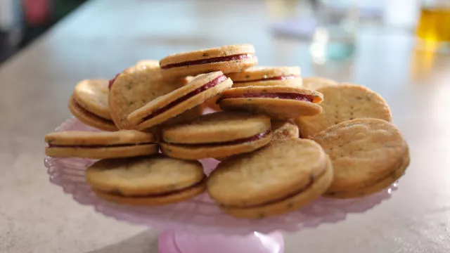 Prhki keksi od limuna i bosiljka