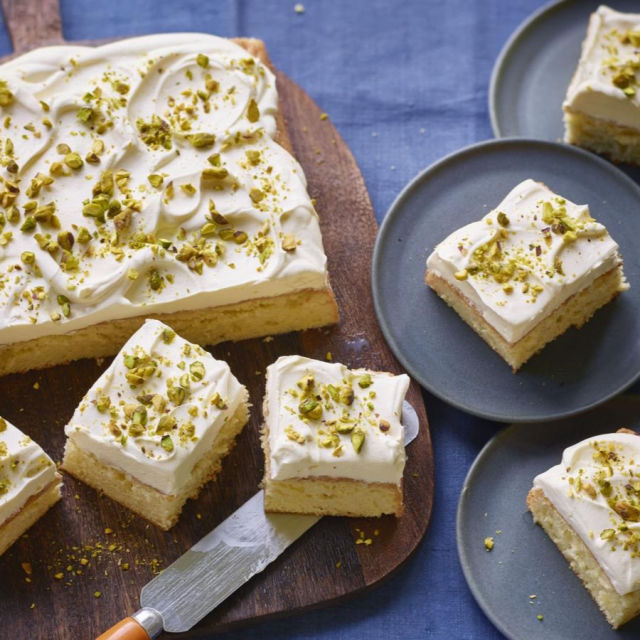 Kolač s mlijekom od kardamoma