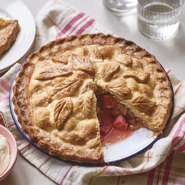 Pita s rabarbarom s kremom od brendija