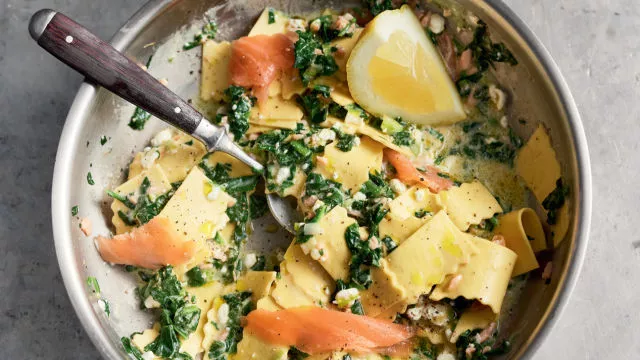 Tjestenina s dimljenim lososom