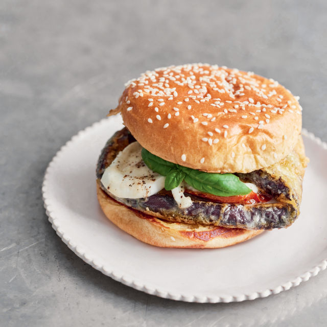 Burger s patlidžanom na parmigiana način