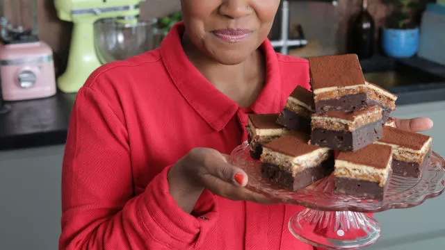 Cheesecake brownies s oraščićima u karamelu