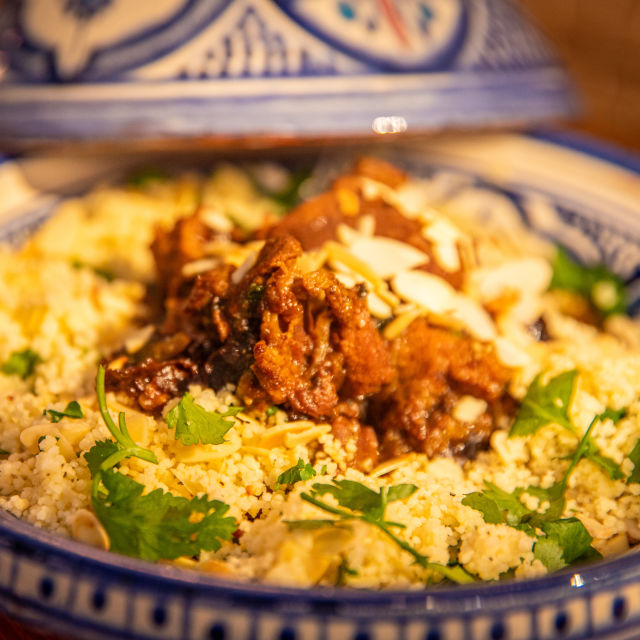 Tagine od janjetine, naranče i šljiva