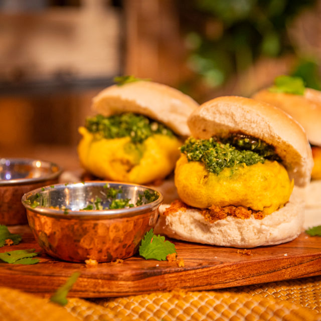 Vada pav s čatnijem