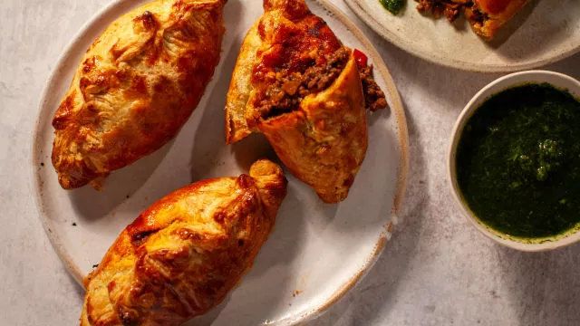 Argentinske empanade s chimichurrijem