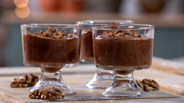 Mousse de Chocolate com Nozes Caramelizadas