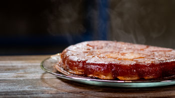Tarte Tatin com Molho de Baunilha