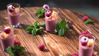 Gaspacho Doce de Tomate e Framboesa com Croutons de Iogurte