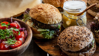Hambúrguer de Quinoa e Feijão