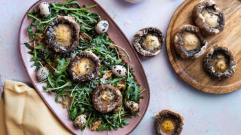 Cogumelos Recheados com Ovo de Codorniz