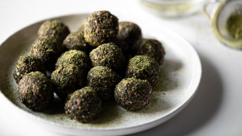 Energyballs com Chá Verde Matcha e Sementes