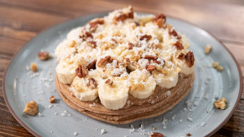 Panquecas de Trigo Sarraceno com Manteiga de Nozes e Banana (Sem Lactose)