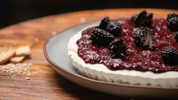 Falso Cheesecake de Skyr e Amoras