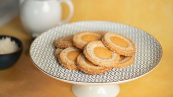 Bolachas de Parmesão e Geleia de Goiaba