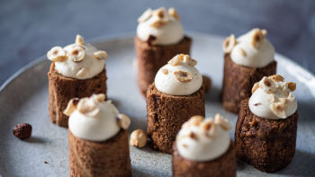 Rolos de Alfarroba, Caramelo de Soja e Avelã