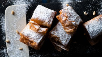 Pastéis Crocantes de Maçã Reineta e Pinhões