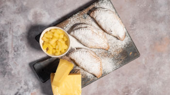 Pastéis de Queijo da Ilha com Compota de Ananás | Açores