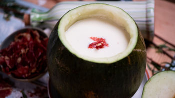 Sopa de Melão com Crocante de Presunto