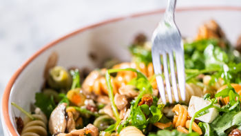Salada de Massa, Queijo feta e Cogumelos