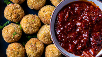 Bolinhas de Couscous com Chutney de Tomate