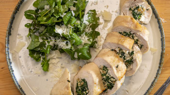 Peito de frango, Requeijão e Espinafres