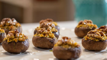 Cogumelos recheados com Broa