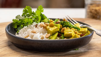 Caril de Grão, Brócolos e Tofu