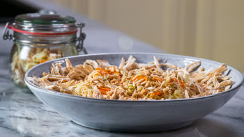 Salada de Couve-Coração com frango e maçã