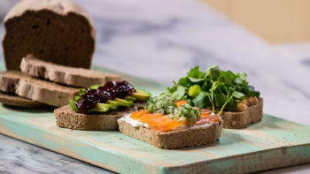 Pão de Banana com aveia e canela