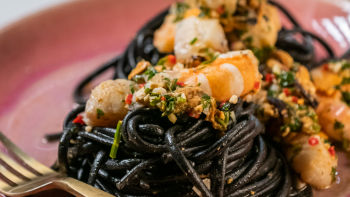 Esparguete Nero Di Sepia Com Sabores Do Mar