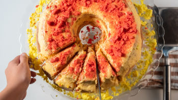 Pão-De-Ló com Doce de Ovos e Suspiros