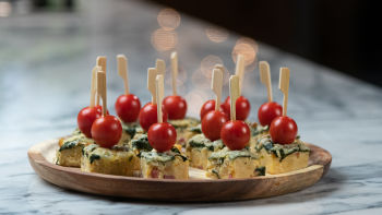 Pudim de Pão, Bacon e Espinafres