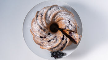 Bolo de Laranja e Mirtilos