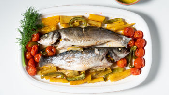 Robalo Recheado com Pimentos e Alcaparras