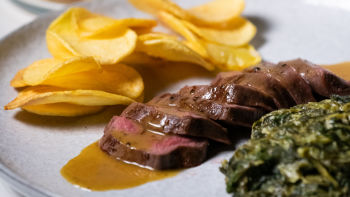 Bifes de Veado à Cervejaria