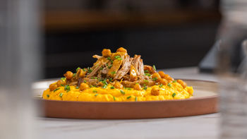 Cachaço de Porco e Puré de Cenoura