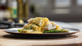 Pescada ao Vapor com Molho Bearnês