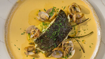 Pregado no Forno com Amêijoas