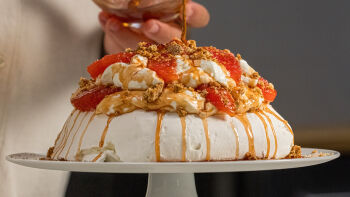 Pavlova de Negroni e Toranja