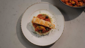 Lombos de Salmão da Noruega com Molho de Tomate, Laranja e Cominhos