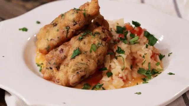 Pataniscas de Feijão com Arroz de Bacalhau