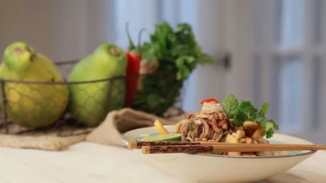 Salada de Soba, Camarão e Papaia