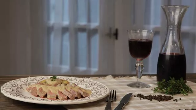 Naco de Vitela com Molho de Fígado de Pato